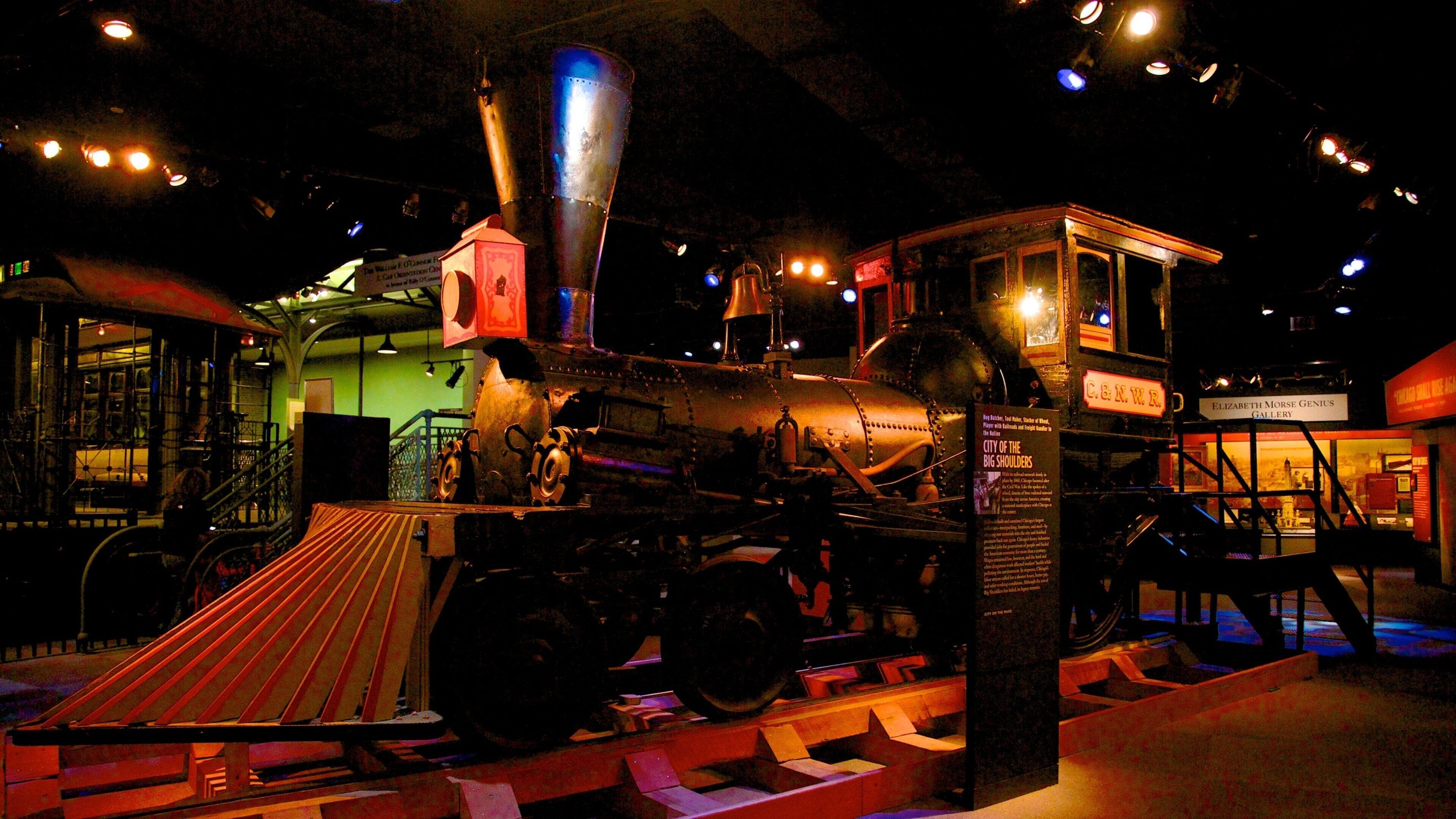 Chicago History Museum caratteristiche di paesaggio notturno, vista interna e ferrovia