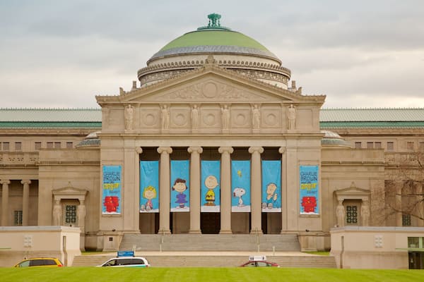 Chicago Museum of Science and Industry qui includes patrimoine architectural et signalisation