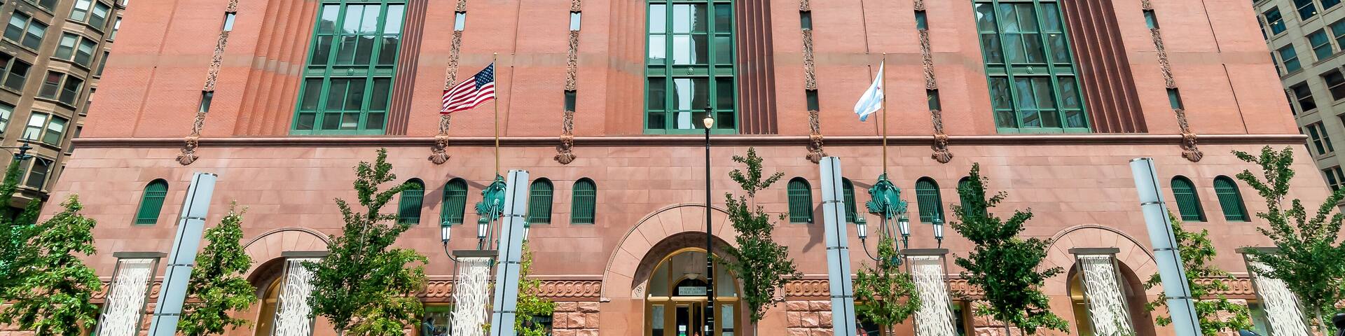 Harold Washington Library Center building in downtown Chicago, Illinois, USA