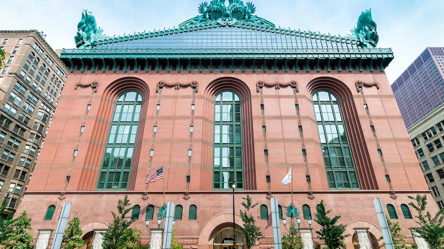 Harold Washington Library Center building in downtown Chicago, Illinois, USA
