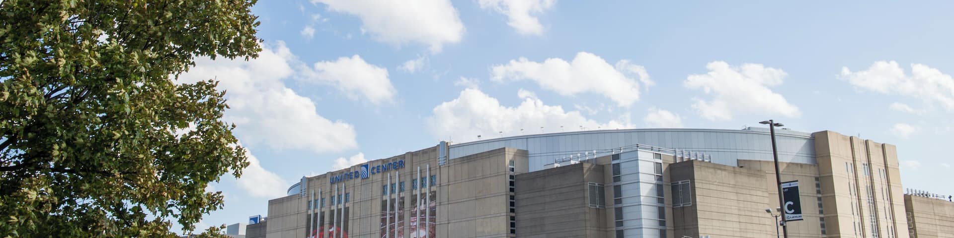 Chicago_UnitedCenter_6064077_01