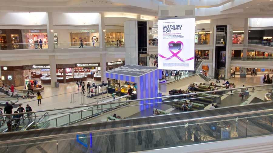Woodfield Mall showing shopping and interior views