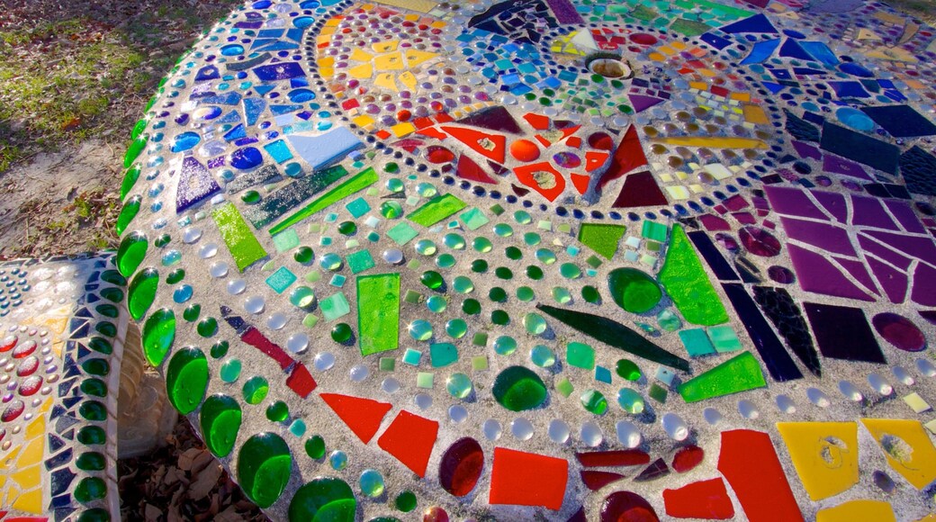 Laumeier Sculpture Park which includes art and a garden