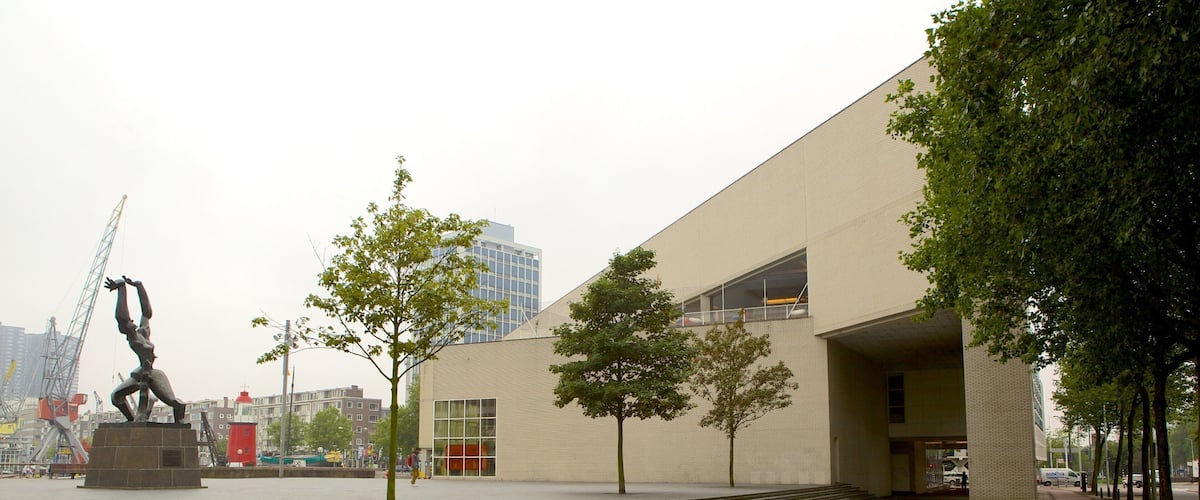 Maritime Museum which includes a square or plaza