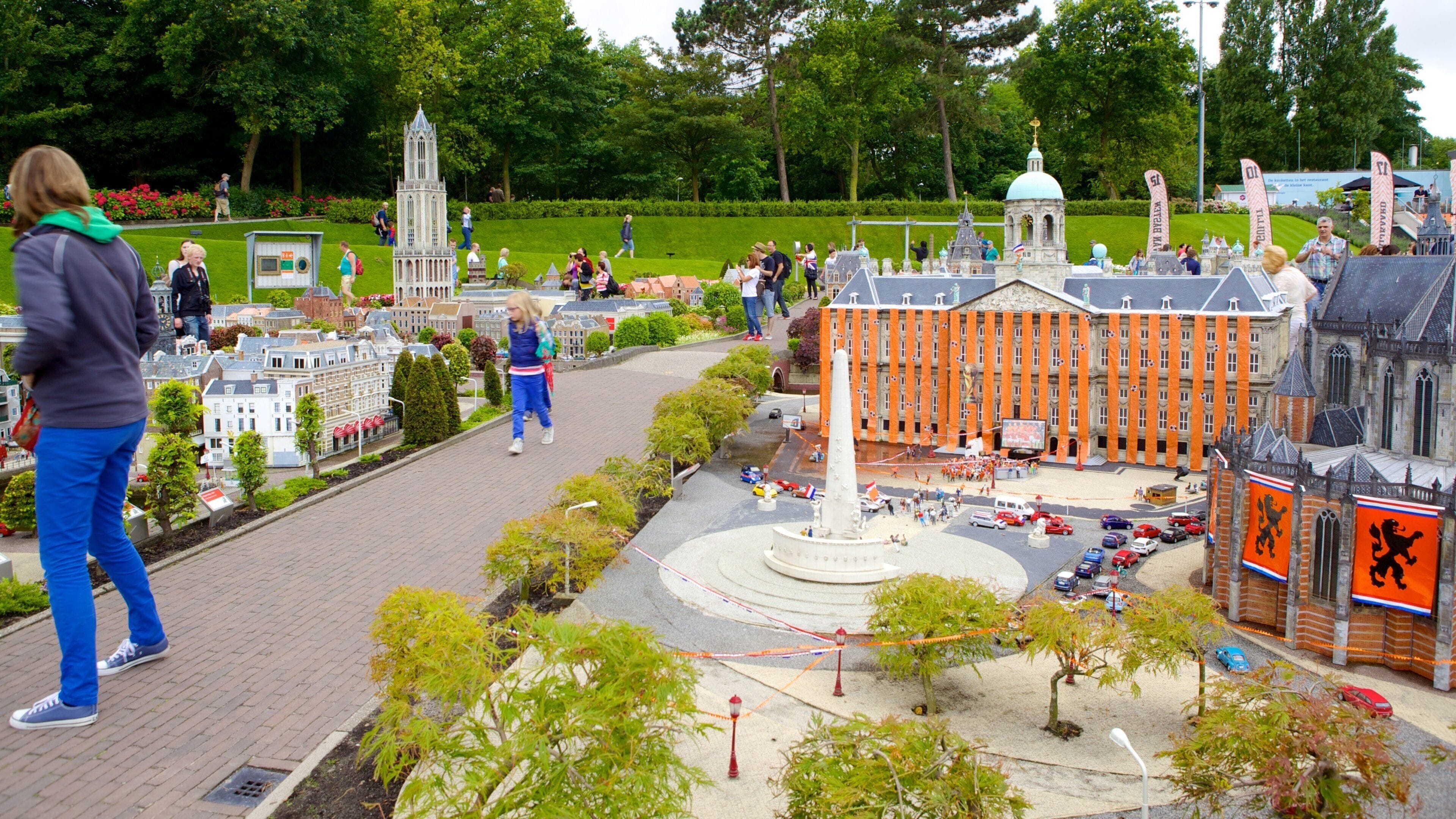 Madurodam ofreciendo paseos