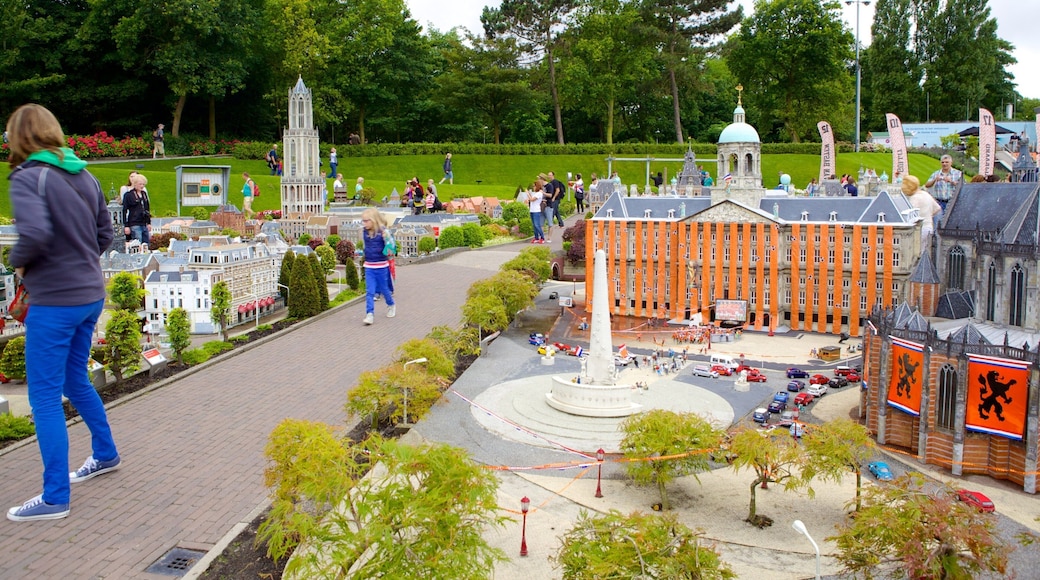 Madurodam ofreciendo paseos