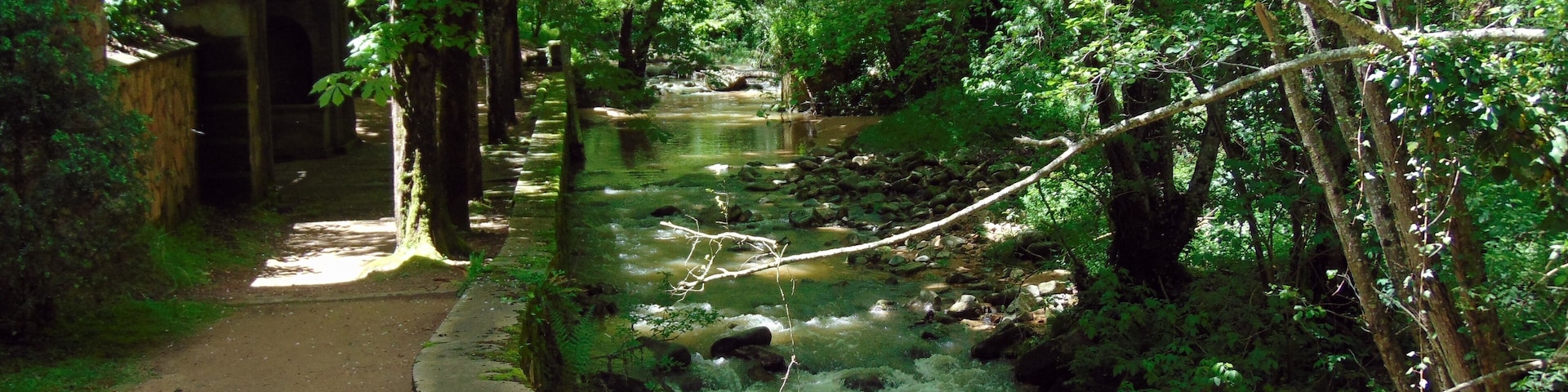 Balneari de la Font Picant i pou de glaç (Sant Hilari Sacalm) This is a photo of a building indexed in the Catalan heritage register as Bé Cultural d'Interès Local (BCIL) under the reference IPA-23898.