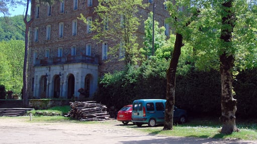 Balneari de la Font Picant i pou de glaç (Sant Hilari Sacalm) This is a photo of a building indexed in the Catalan heritage register as Bé Cultural d'Interès Local (BCIL) under the reference IPA-23898.