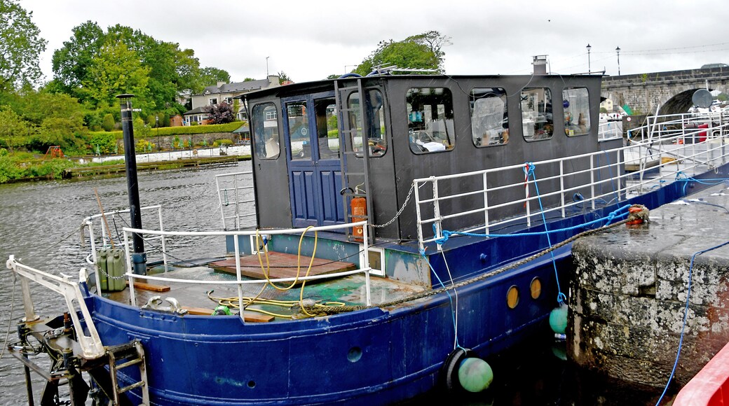 After lunch went down by the river. This bright blue boat caught my eye. Even had a tiffany style lamp in the cabin.