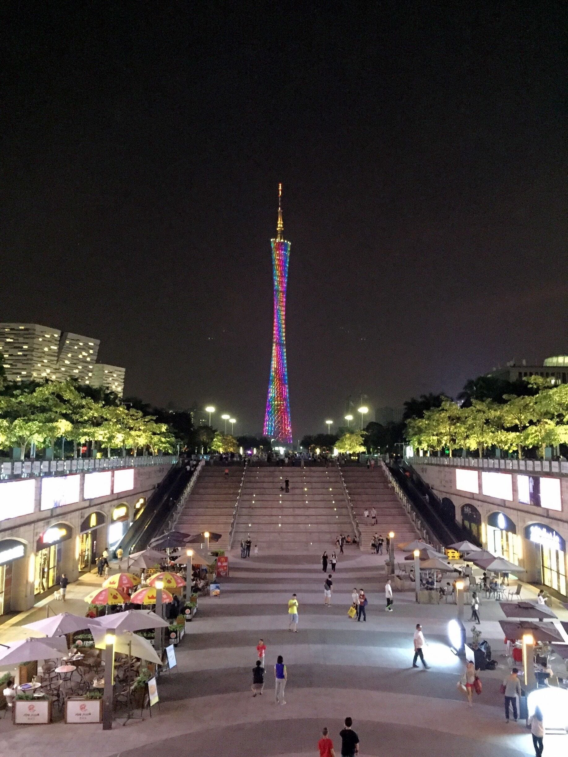 Night walk to n Guangzhou 