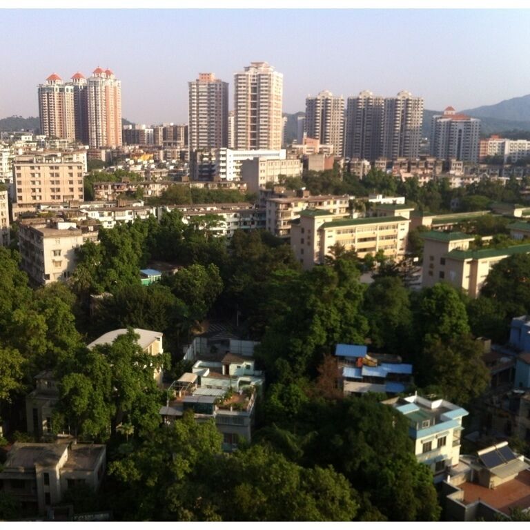 The picture from Guangzhou Chinese oversea village. The City with 13 million inhibitors...