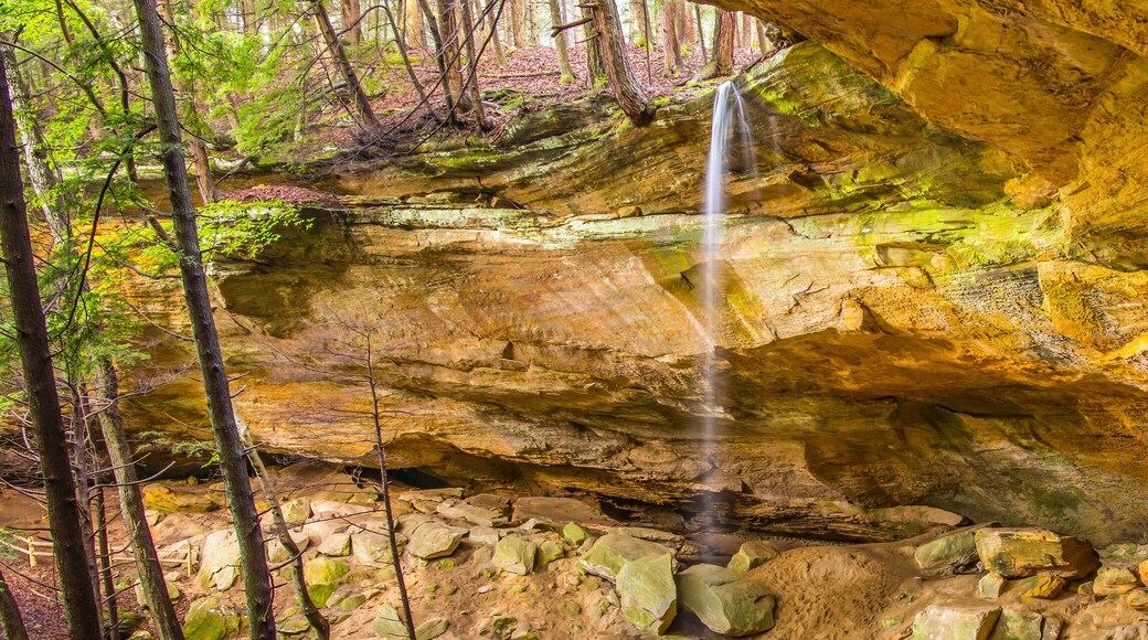Whispering Cave in Hocking Hills State Park, Ohio