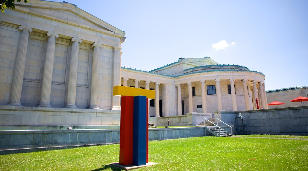 Albright - Knox Art Gallery som omfatter en have, udendørs kunst og kunst