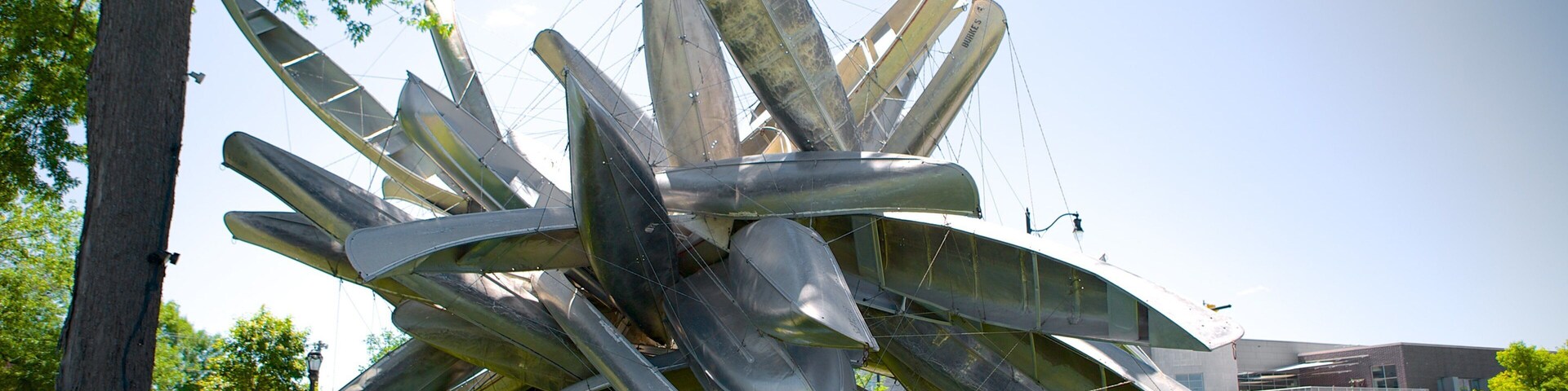 Albright - Knox Art Gallery showing outdoor art, art and a garden