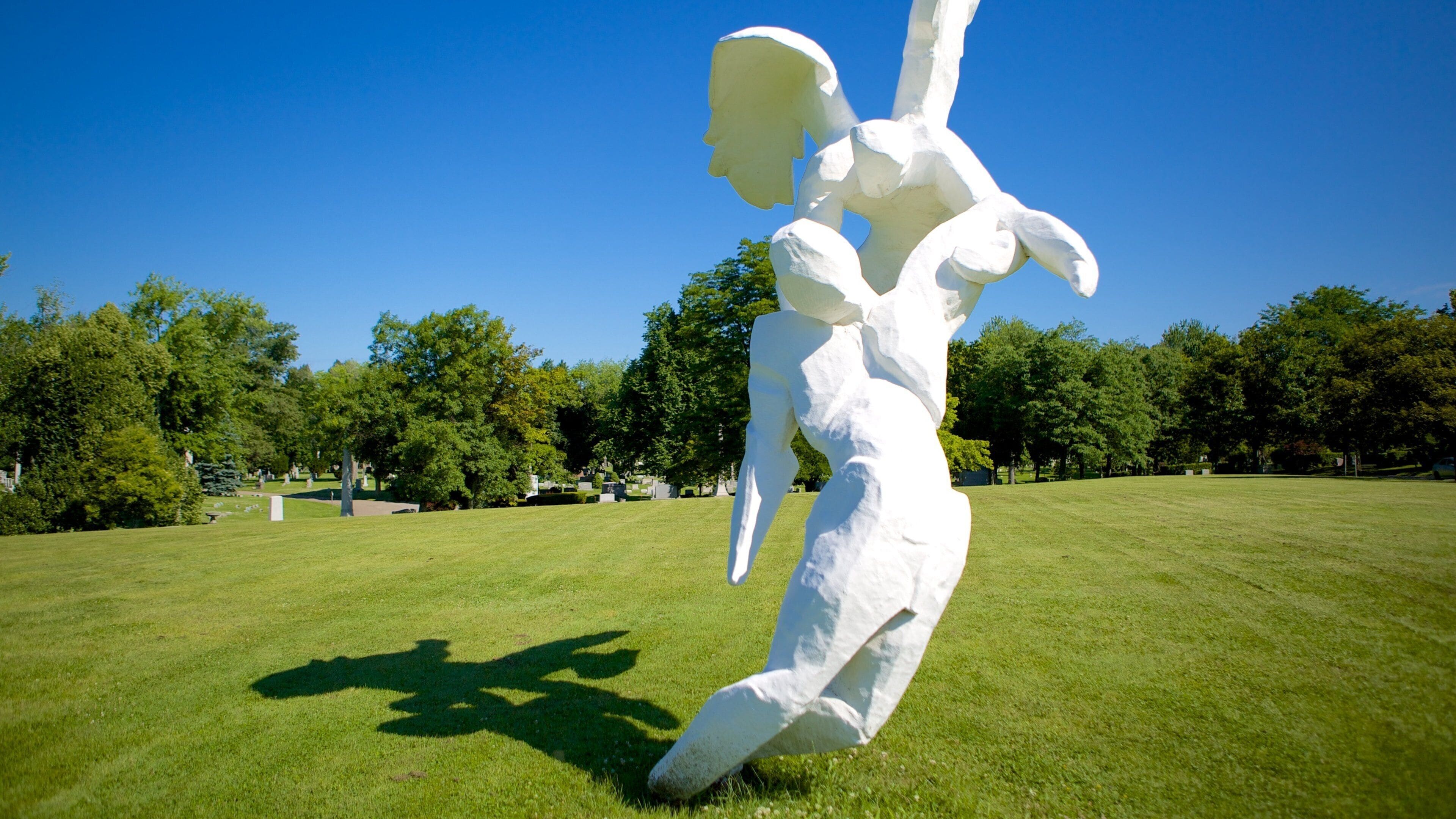 Forest Lawn Cemetery mostrando arte urbana