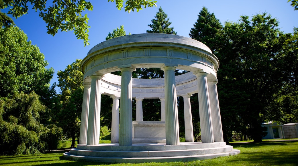 포레스트 론 묘지 을 보여주는 묘지 과 문화유산 요소