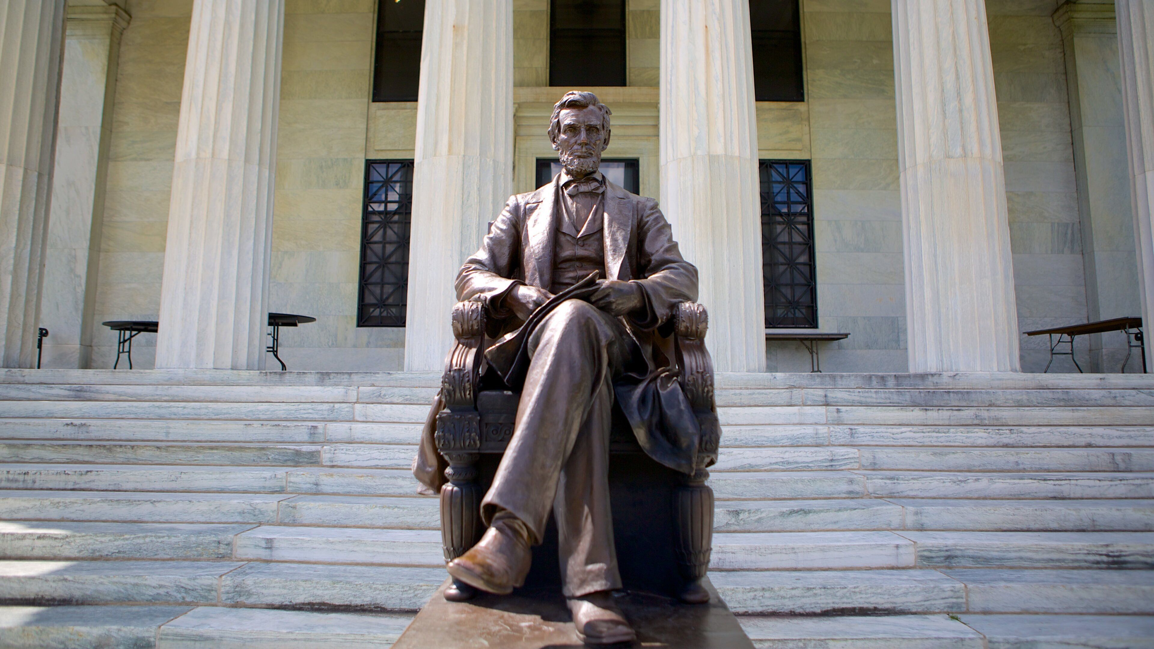 Niagara Falls - Western New York which includes a statue or sculpture and a monument