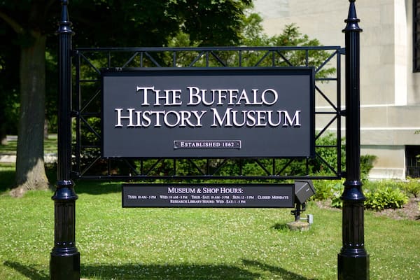 Buffalo mit einem Beschilderung