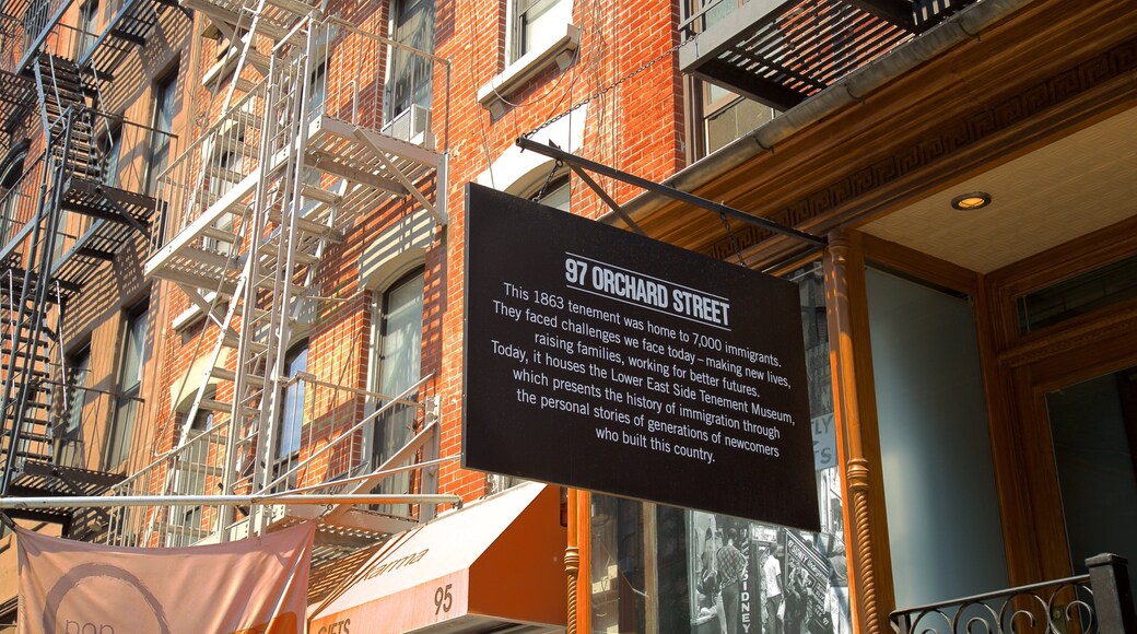 New York che include segnaletica