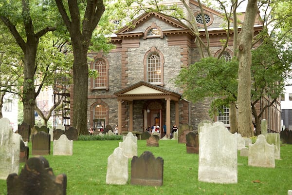 St. Paul\'s Chapel welches beinhaltet Kirche oder Kathedrale, Geschichtliches und Friedhof