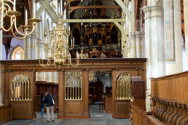 Oude Kerk qui includes patrimoine historique, vues intérieures et église ou cathédrale