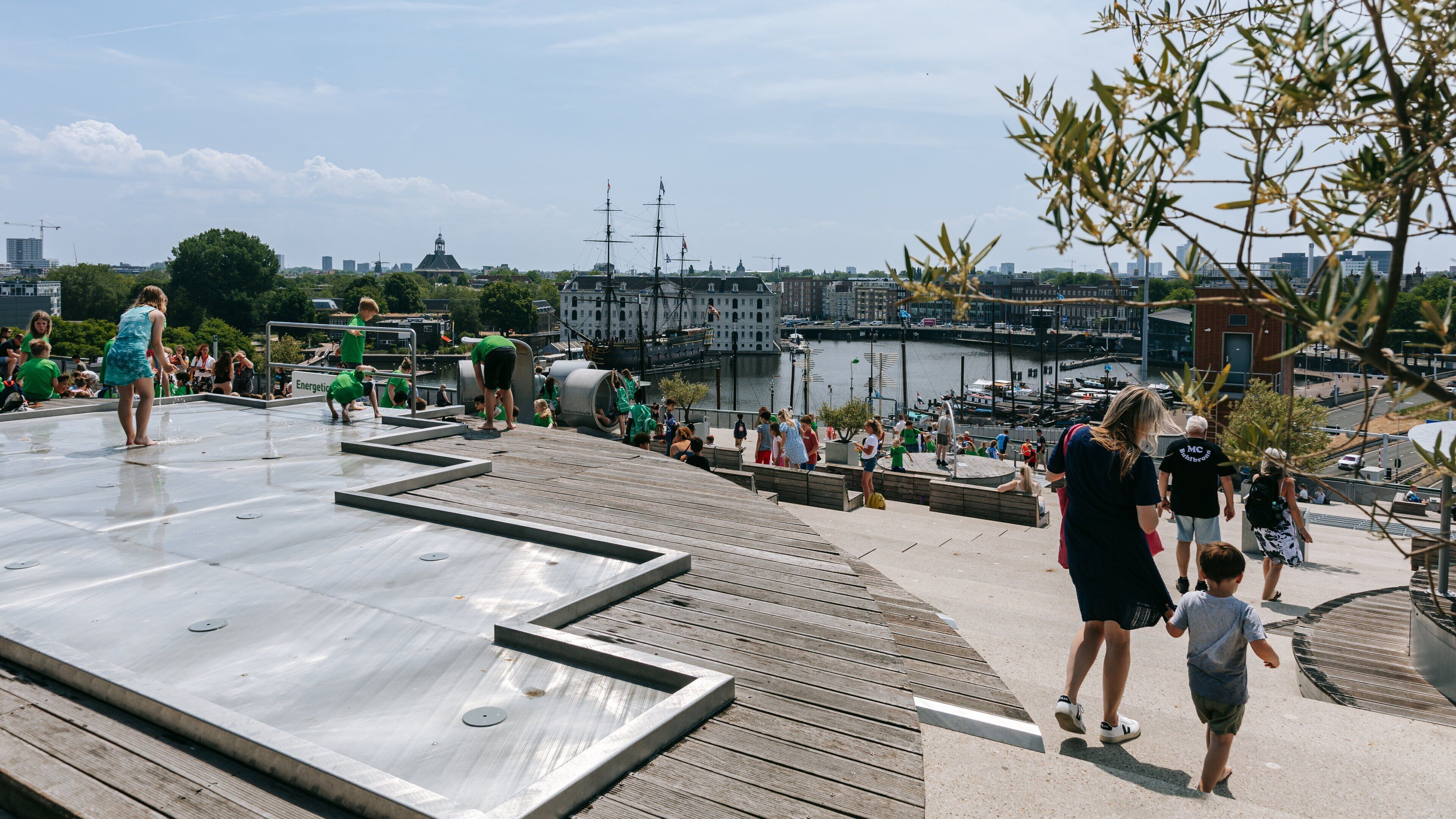 Nemo Science Museum which includes street scenes