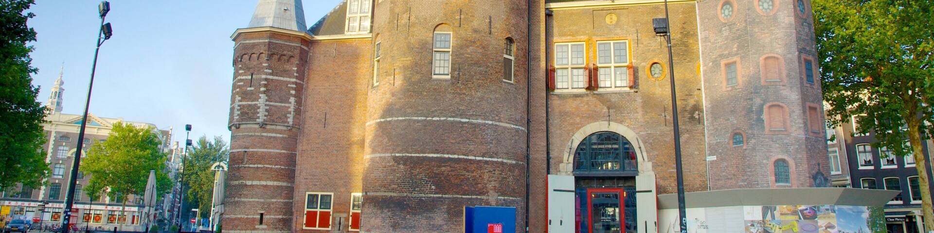 Nieuwmarkt Square showing heritage architecture, a castle and a city