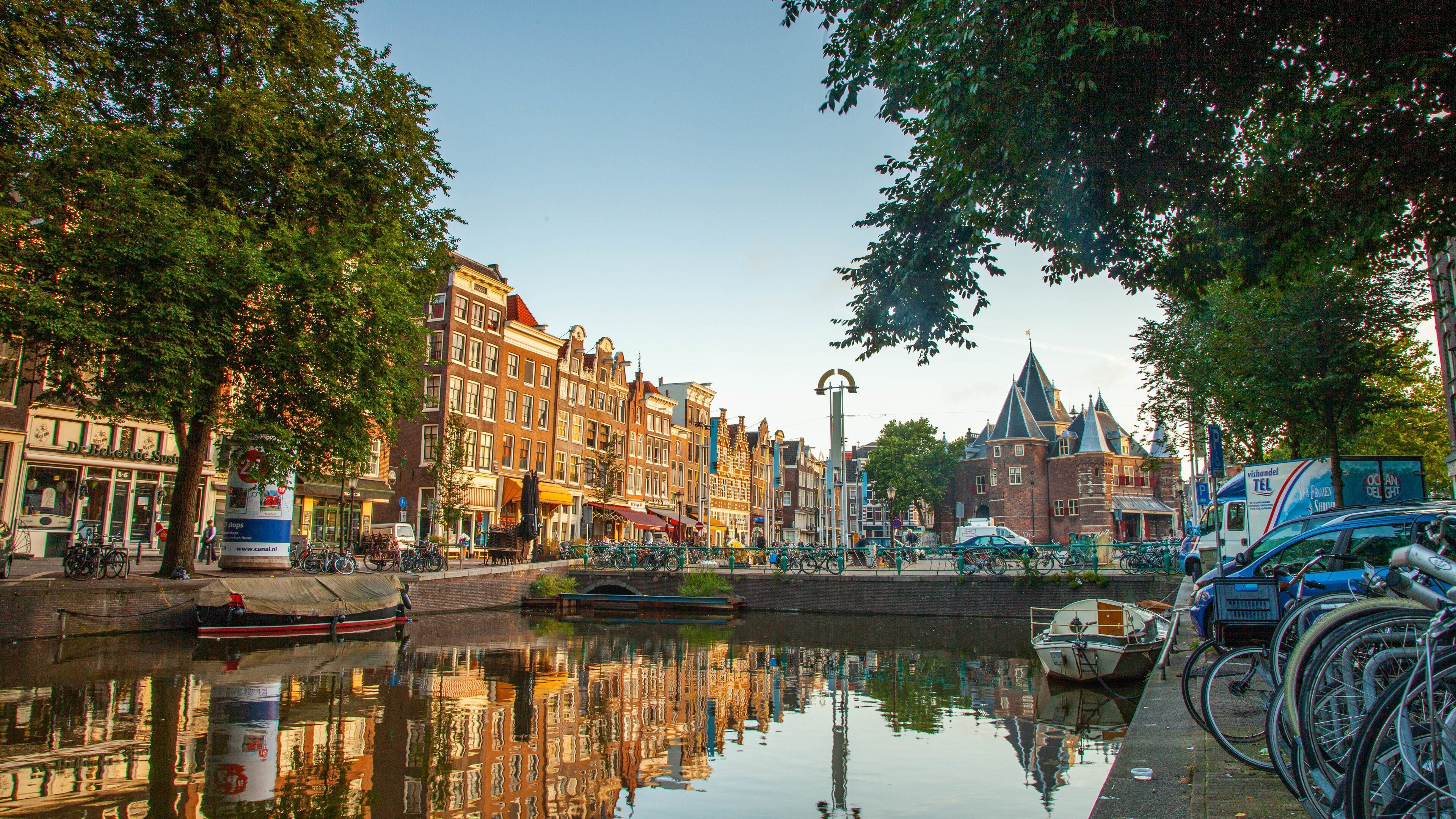 Old Town Amsterdam showing a river or creek