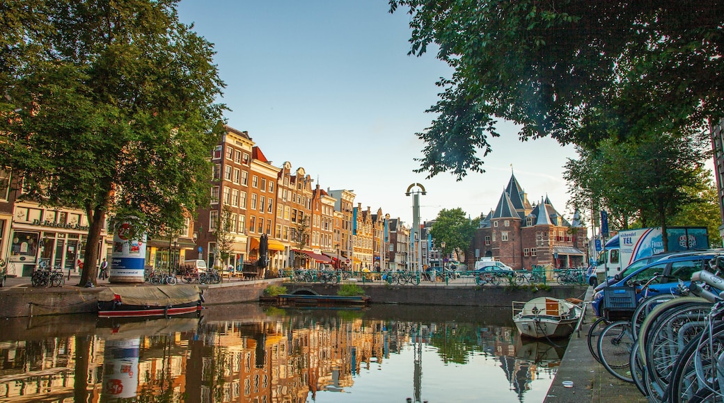 Old Town Amsterdam showing a river or creek
