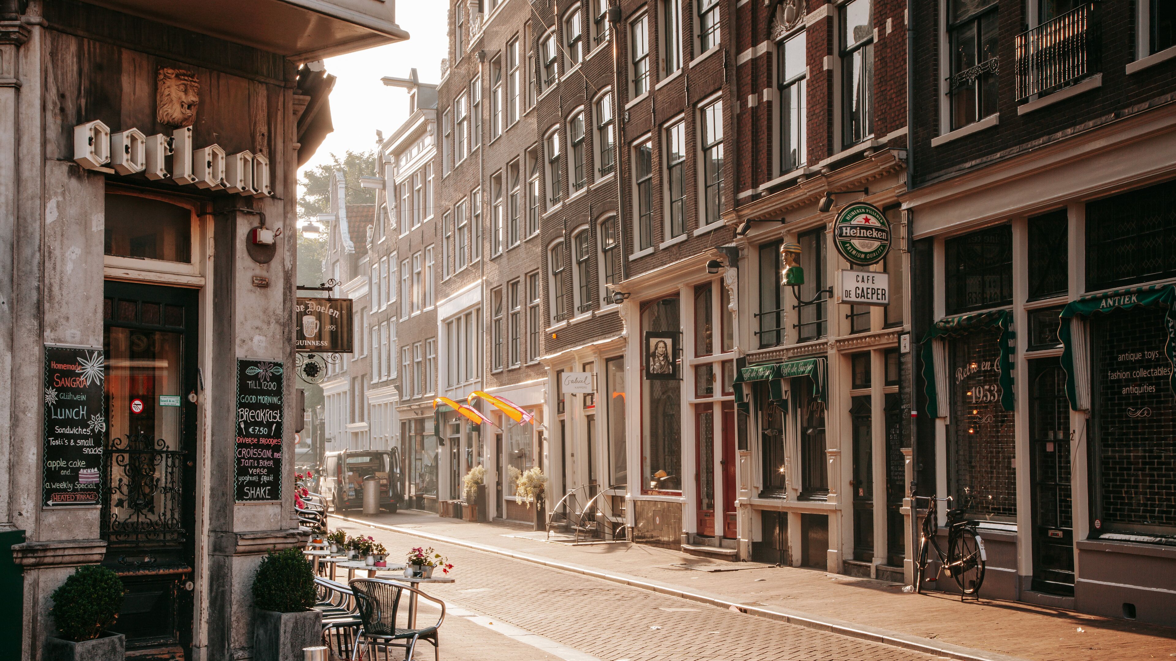 Muntplein which includes a city