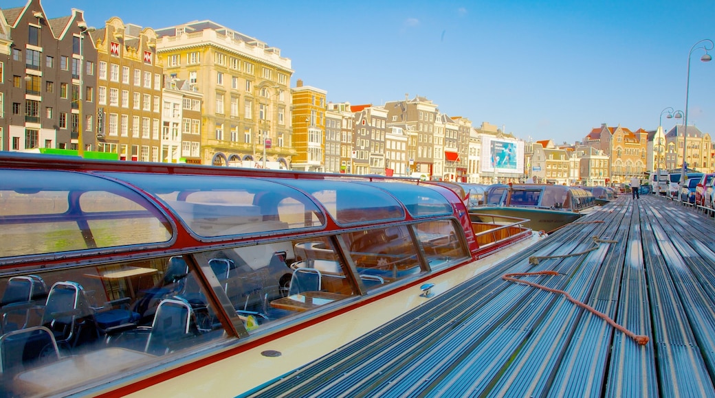 Muntplein which includes a city