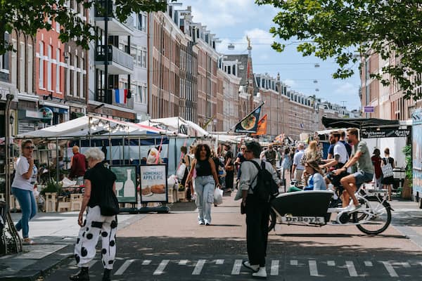 Albert Cuyp Market which includes a city, markets and street scenes