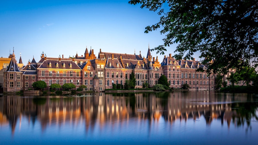 Den Haag Binnenhof met de laatste zonnestralen
