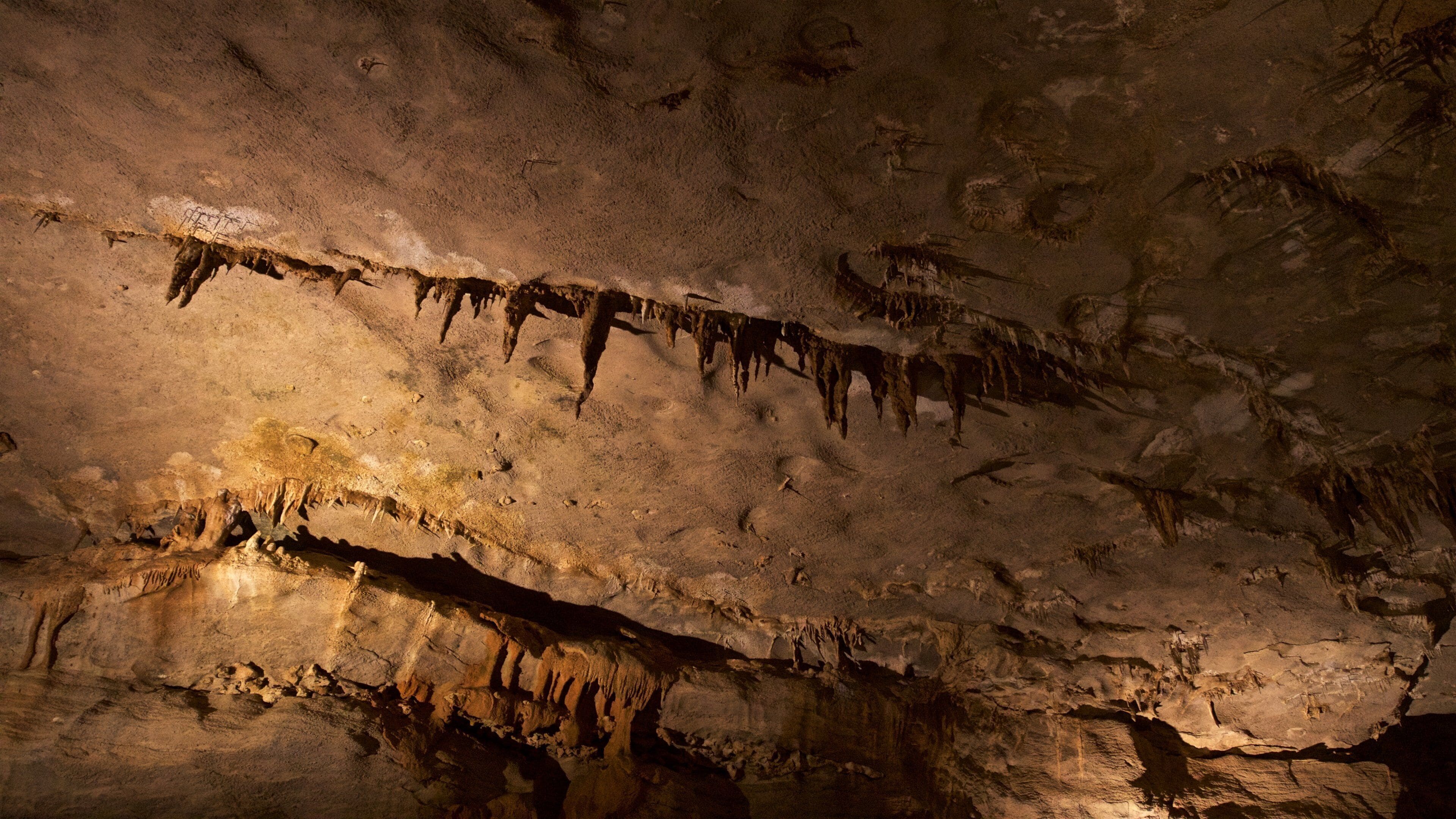 판타스틱 동굴 을 보여주는 동굴