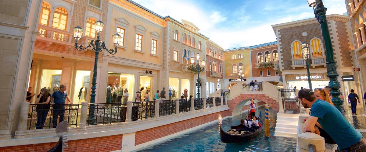 Grand Canal Shoppes featuring watersports, interior views and a casino