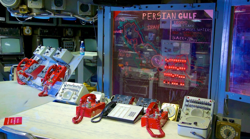 USS Missouri Memorial mostrando vistas internas e sinalização