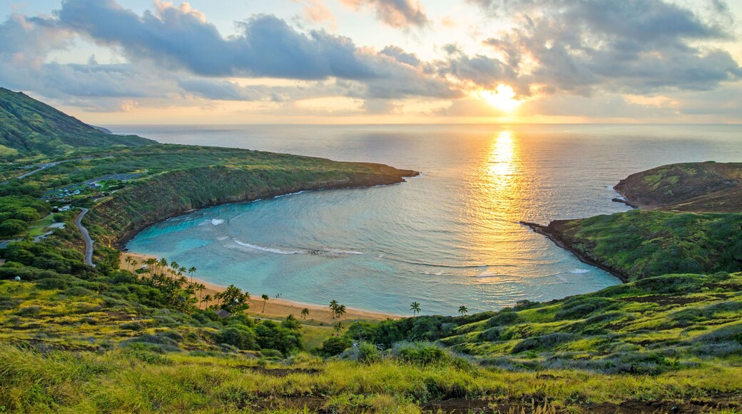 Sunrise over the world famous and popular snorkeling spot of Hanauma bay in Honolulu on the island of Oahu, Hawaii