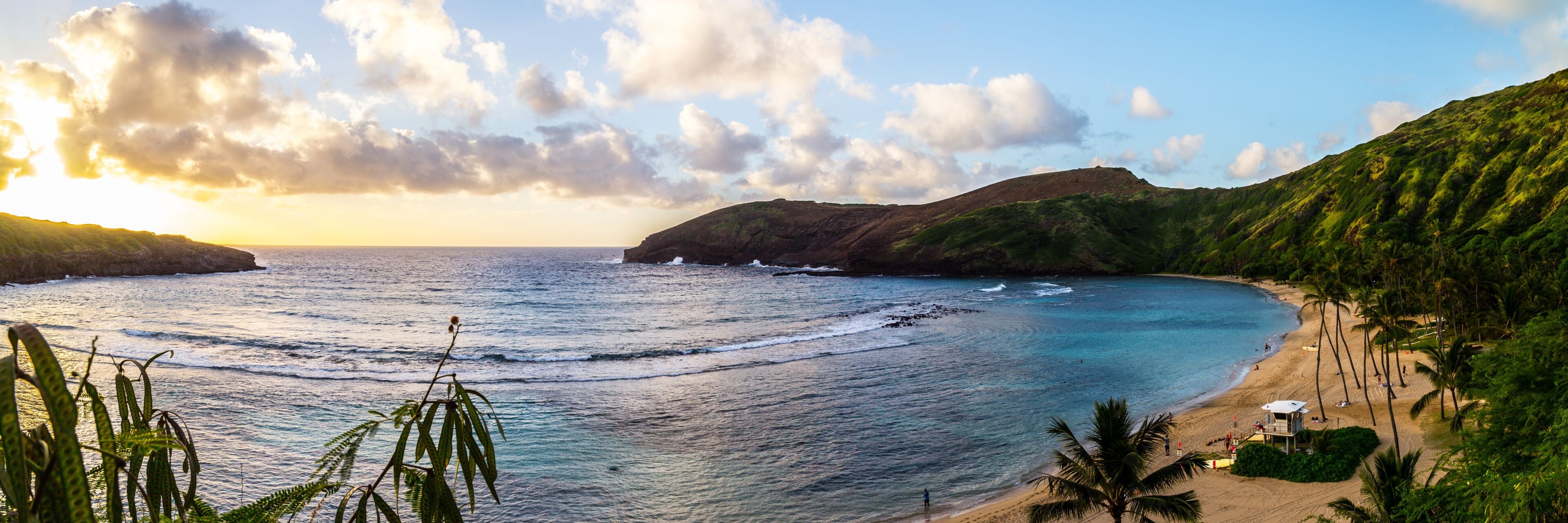 Hanauma Bay oahu snorkeling in hawaii beach