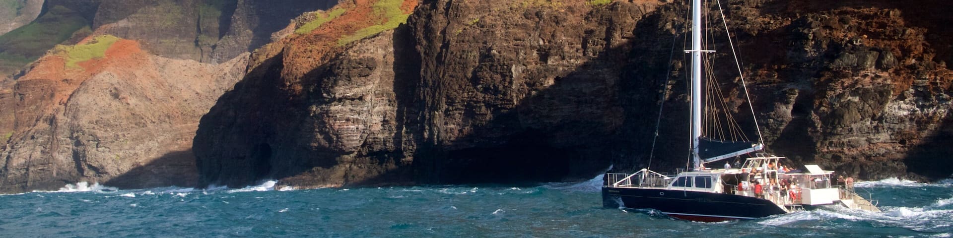 NaPali Coast State Park montrant vues littorales, gorge ou canyon et navigation