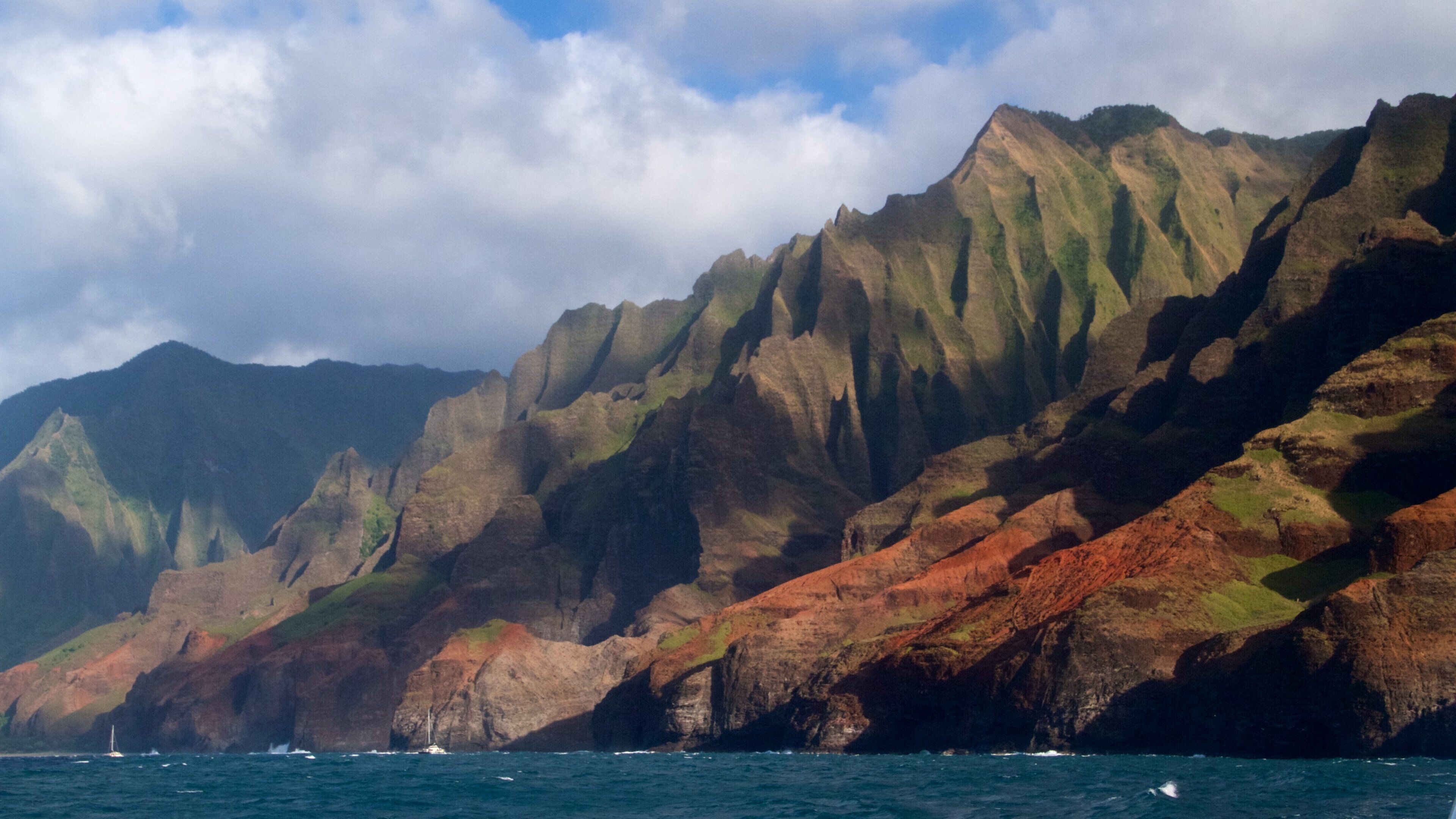 Na Pali Coast State Park featuring a gorge or canyon and general coastal views