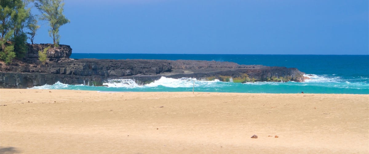 Lumahai Beach showing general coastal views and a beach
