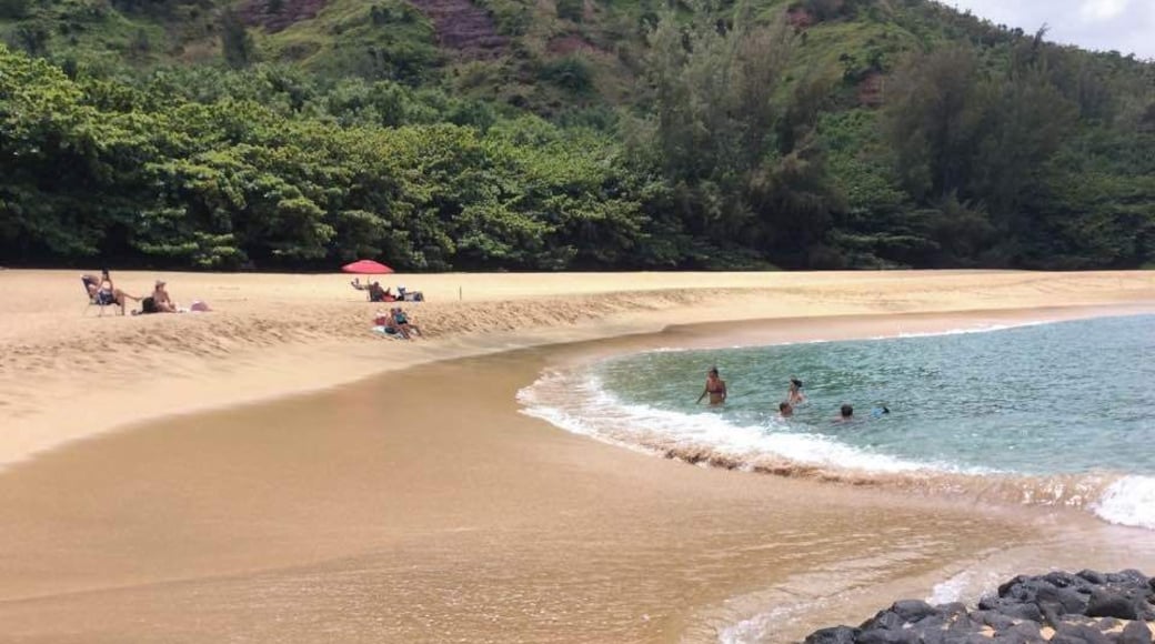 Beautiful Lumahai Beach on Kauai ... It is better to stop the car on the last turn before coming to Lumahai