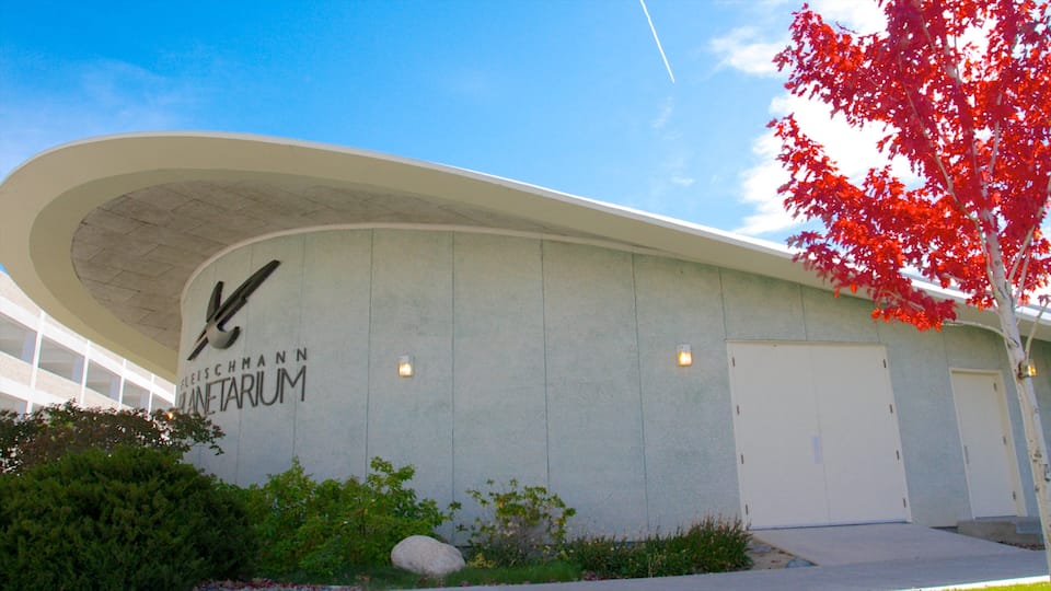 Fleischmann Planetarium and Science Center welches beinhaltet moderne Architektur