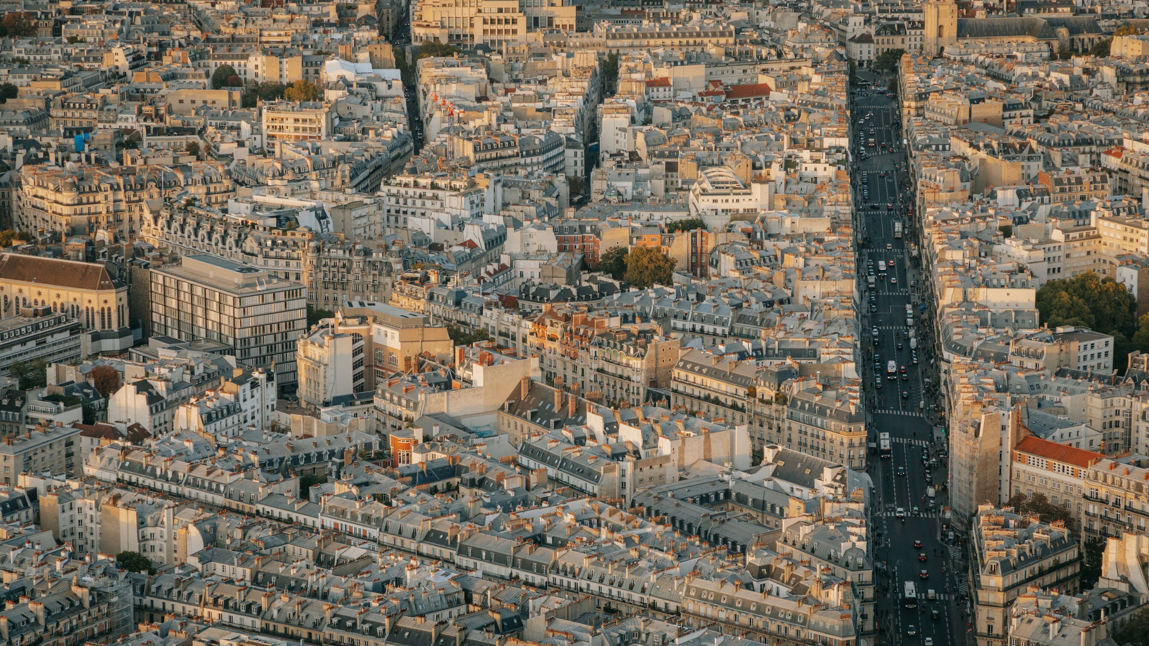 Tour Montparnasse which includes a city and landscape views