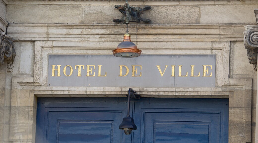 Hôtel de Ville mostrando señalización