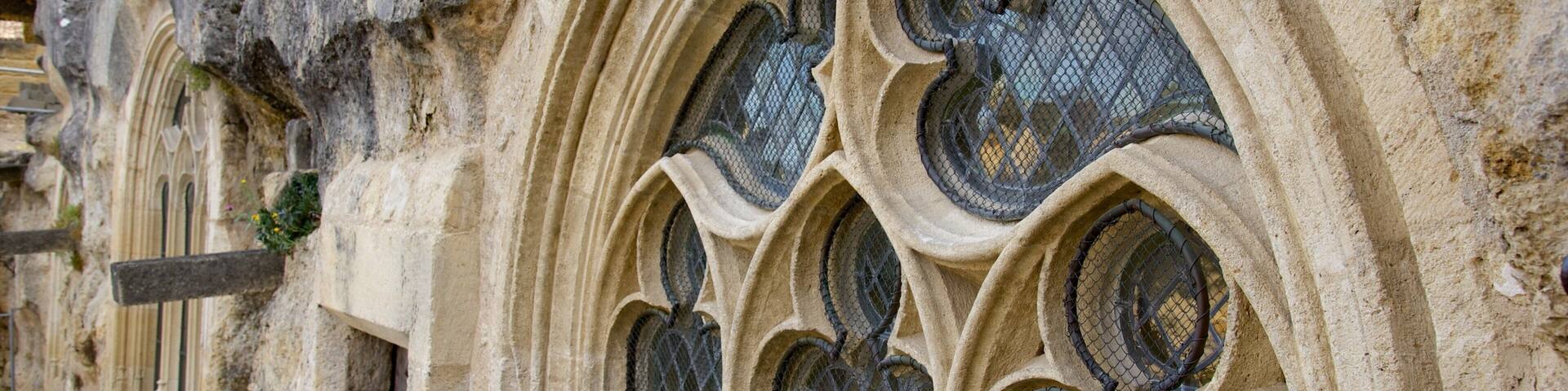 Église monolithe qui includes patrimoine architectural et église ou cathédrale