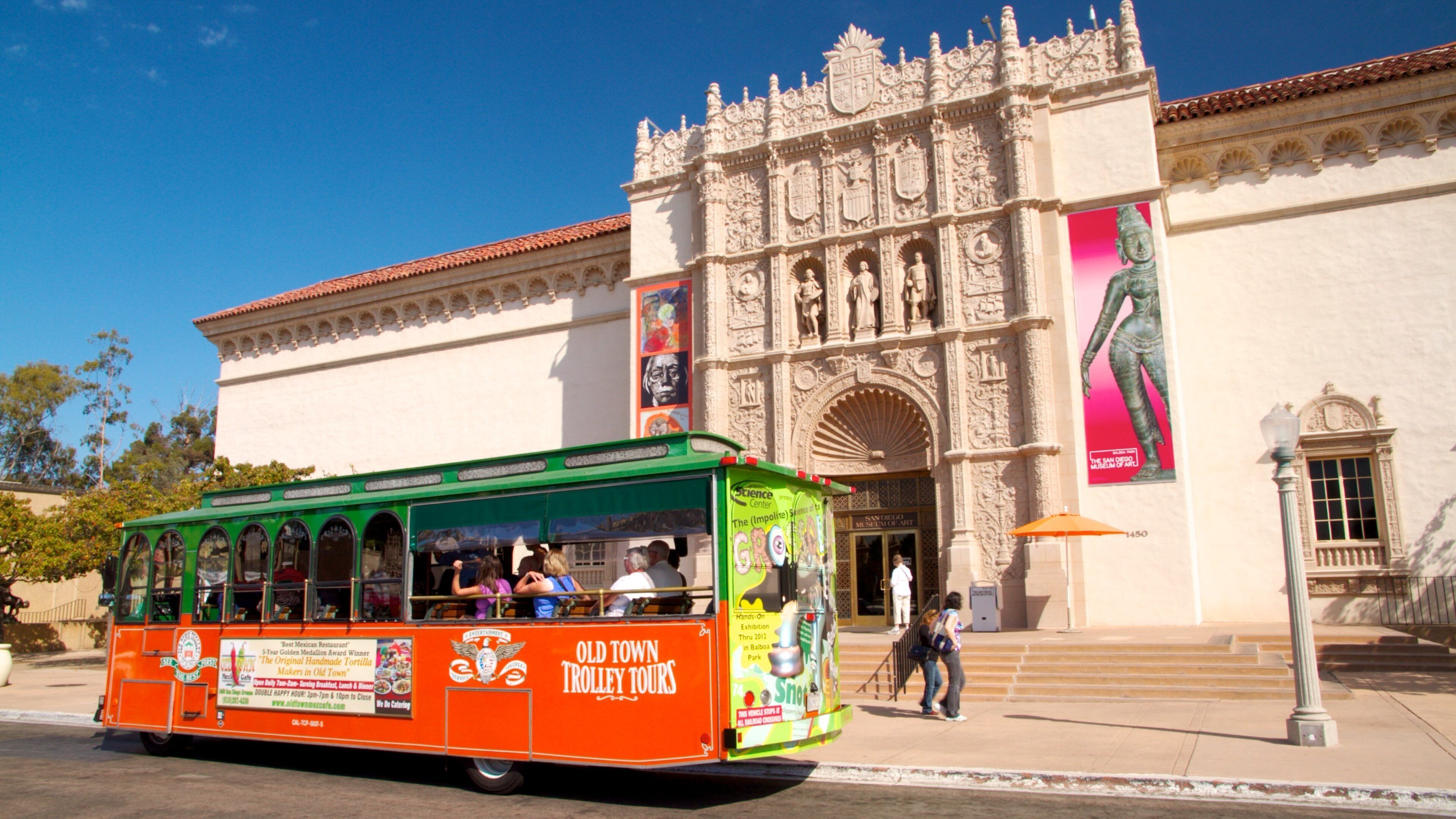 Museo de Arte de San Diego ofreciendo arte, imágenes de calles y una ciudad