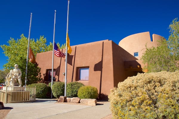 Indian Pueblo Cultural Center featuring street scenes