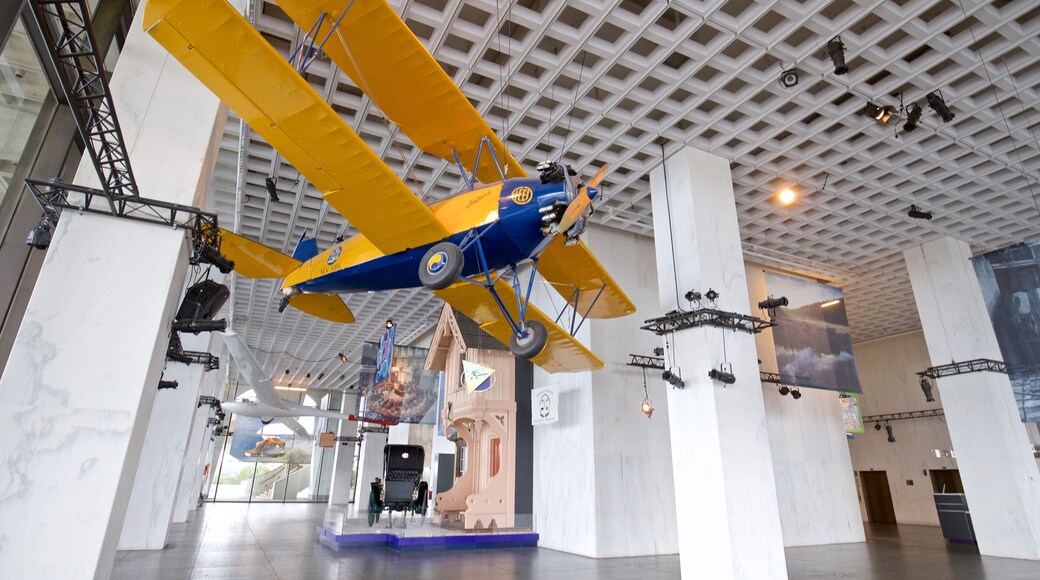 New York State Museum ofreciendo vista interna