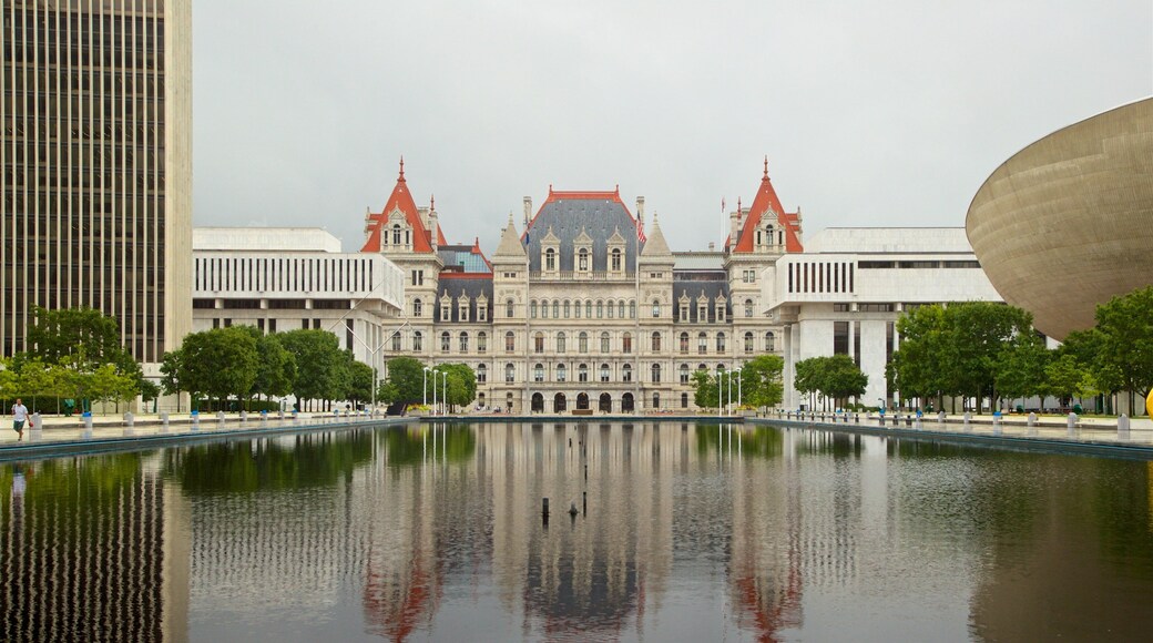 Governor Nelson A. Rockefeller Empire 州立廣場 其中包括 遺跡建築 和 池塘